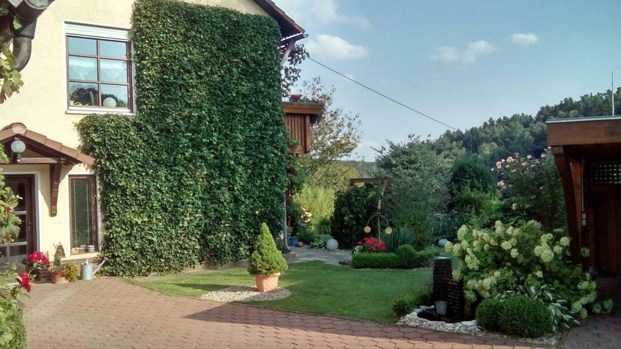 Apartment Mit Gartenblick Eckersdorf Экстерьер фото